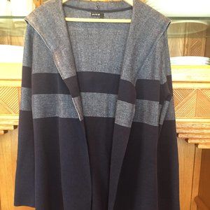 🆕 Navy blue and white sweater cardigan with hood